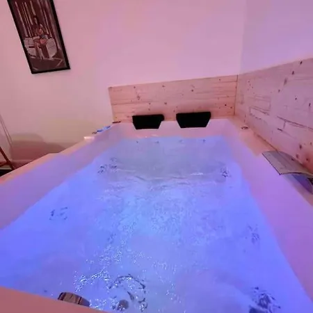 Apartment Nancy-place, A0 Grand Appartement, Jaccuzi, Et Exterieur Thermal Artem A 200m